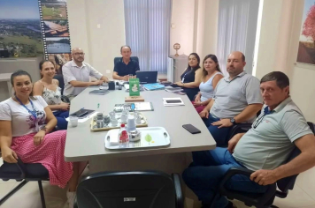 Executivo e equipe da Saúde recebem a 12ª CRS