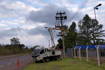 Prefeitura trabalha na modernização de iluminação nos trevos de acesso à cidade