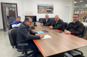 Município assina ordem de serviço para conclusão da obra de acesso a Elyte e Serra de Baixo