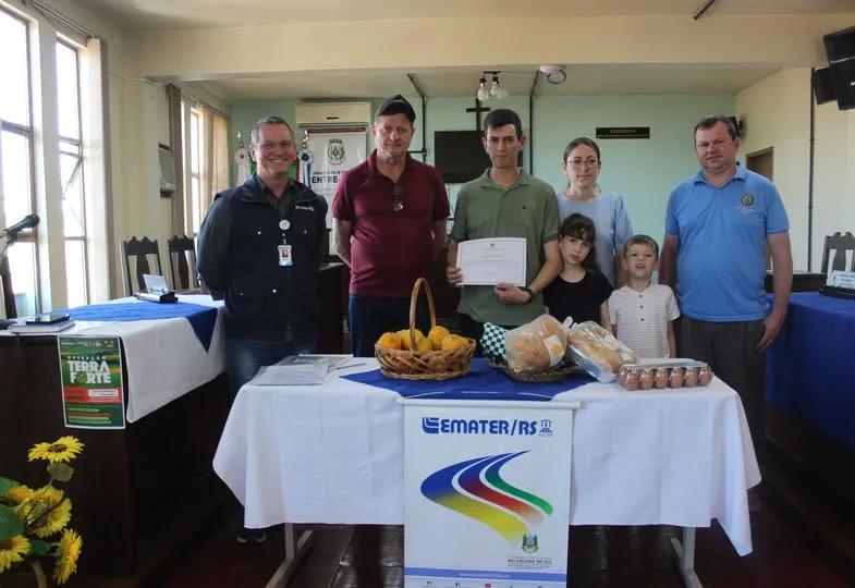 Executivo prestigia ato do Agrofamília Agroindústria na Câmara de Vereadores