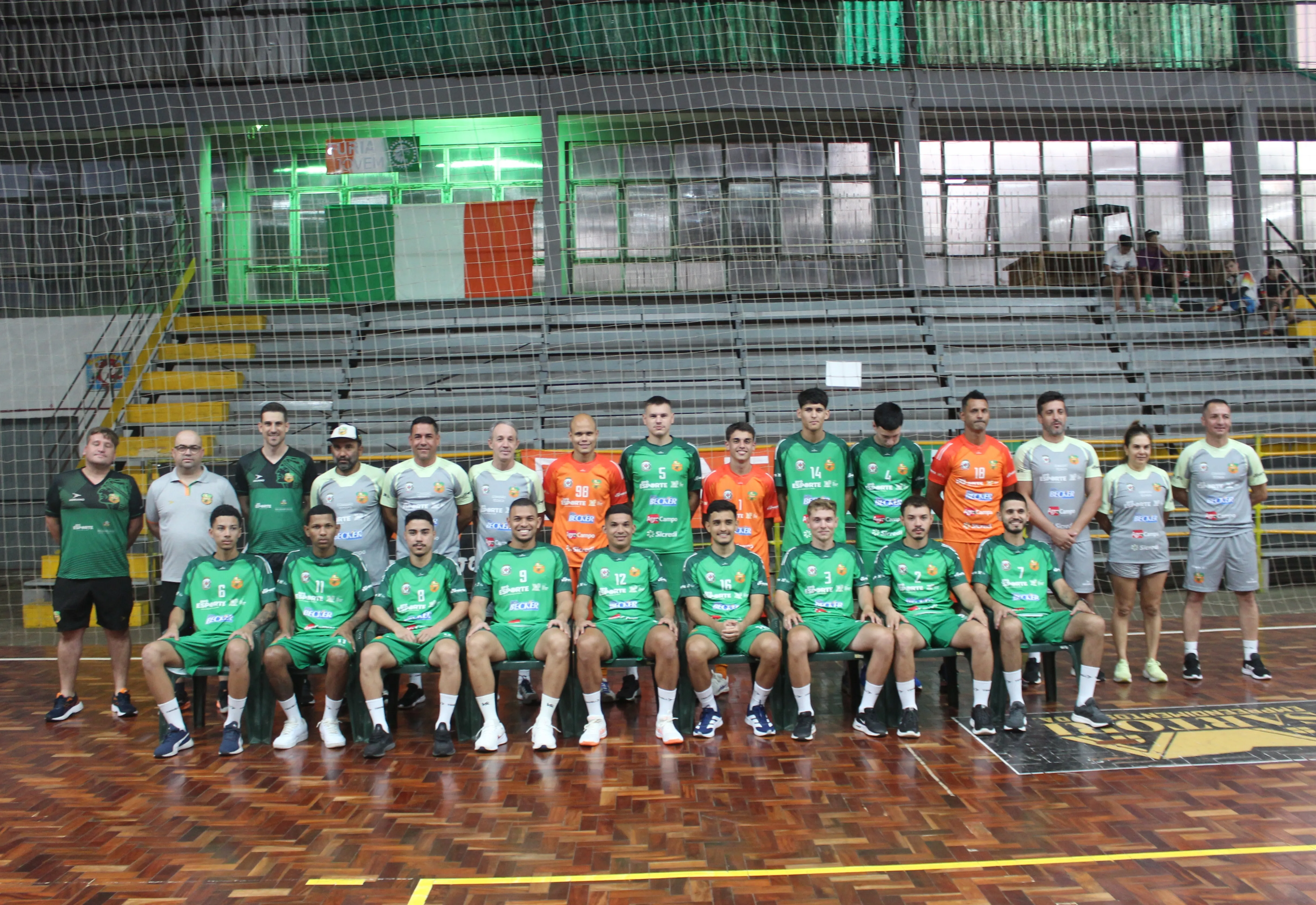 Poder Executivo prestigia apresentação do Entre-Ijuís Agro Campo/Lojas Becker Futsal