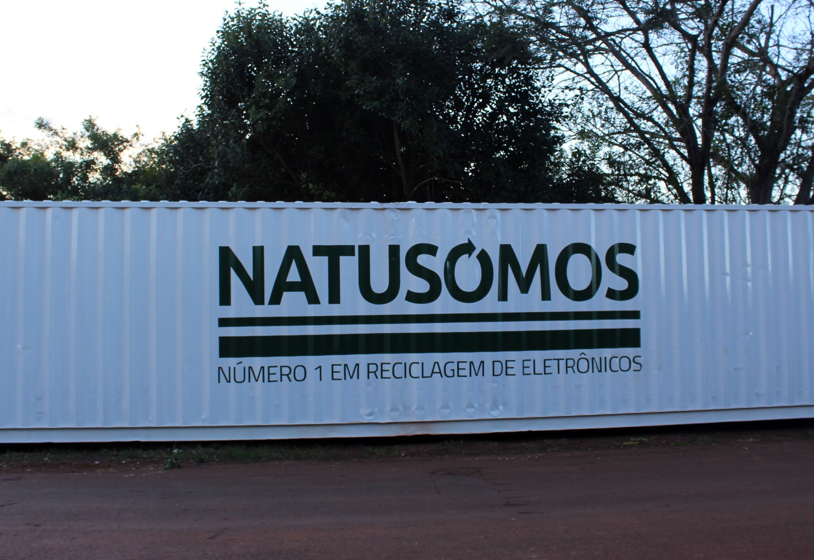 Descarte consciente de lixo eletrônico