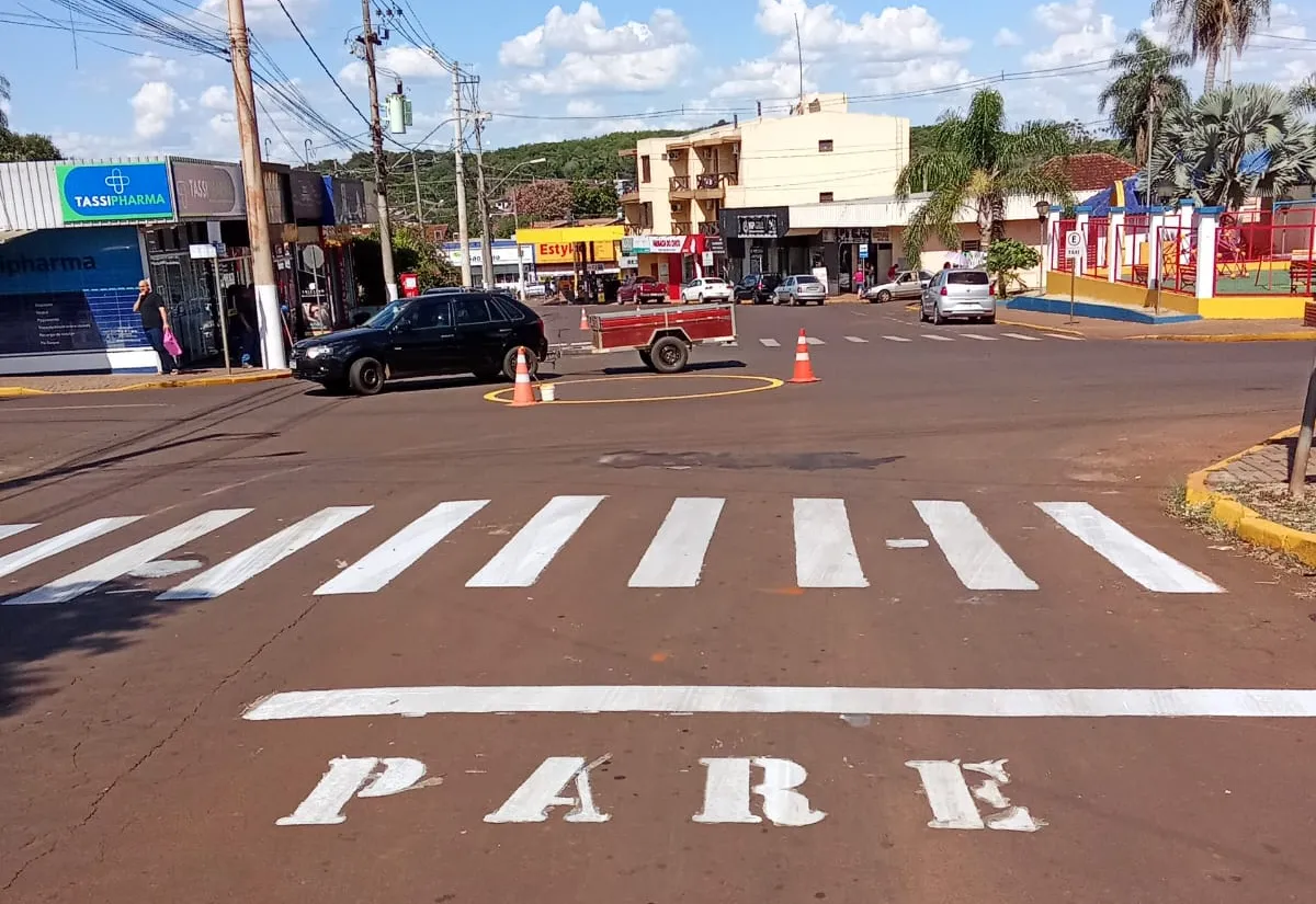 Realizada sinalização viária na área central para melhorar o fluxo no trânsito 